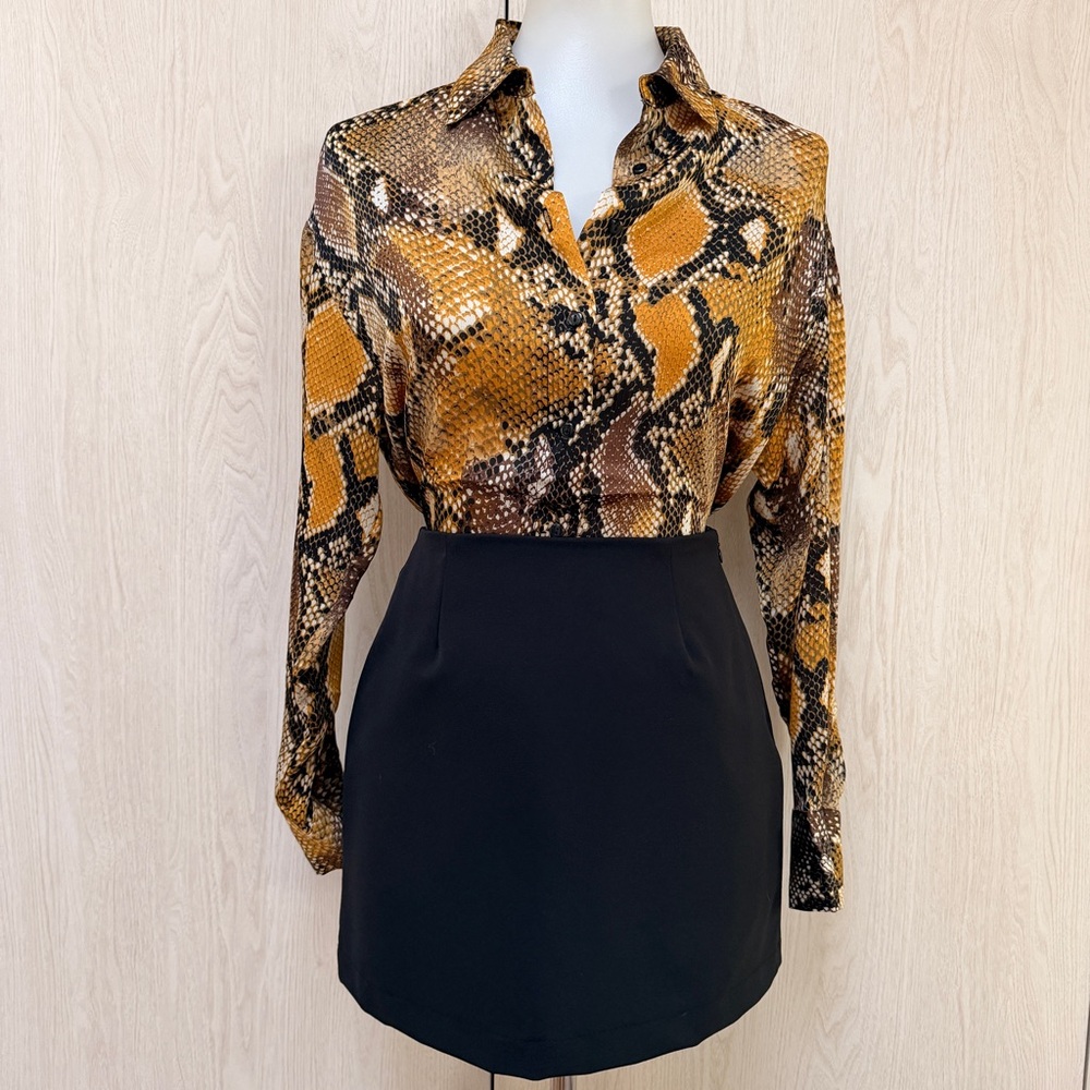 Philosophy Brown and Black Snake Print button down Blouse size Small